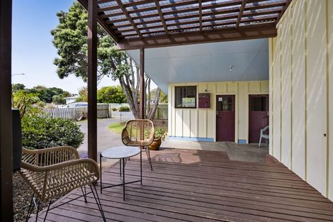 Photo of property in 29 Gibson Place, Patea, 4520