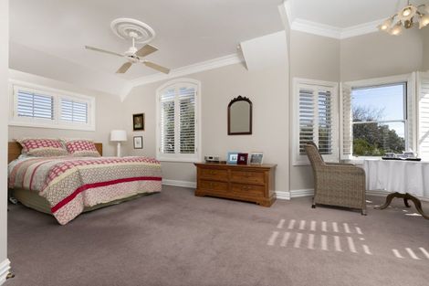 Photo of property in 43 Stanley Point Road, Stanley Point, Auckland, 0624