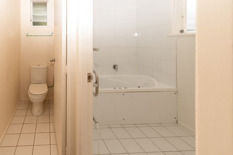 Photo of property in 22 Sycamore Drive, Sunnynook, Auckland, 0620