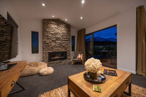 Photo of property in 11 Awanui Avenue, Hokowhitu, Palmerston North, 4410