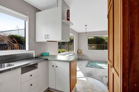 Photo of property in 27 Tiverton Crescent, Whalers Gate, New Plymouth, 4310