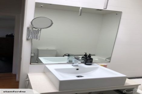 Photo of property in 46 Taupo Street, Green Bay, Auckland, 0604