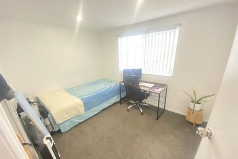 Photo of property in 2/18 Kennington Drive, Clendon Park, Auckland, 2103