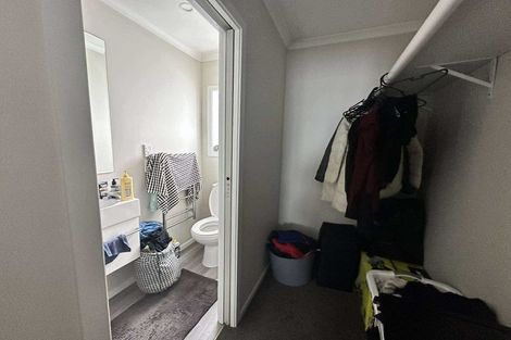 Photo of property in 8/20 Glanmire Road, Newlands, Wellington, 6037