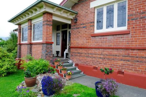 Photo of property in 1 Parsonage Road, Waimate, 7924