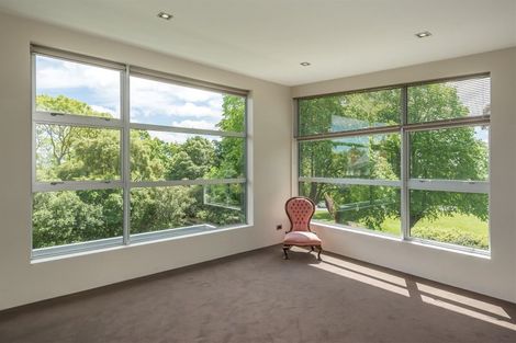 Photo of property in 62 Dyers Pass Road, Cashmere, Christchurch, 8022