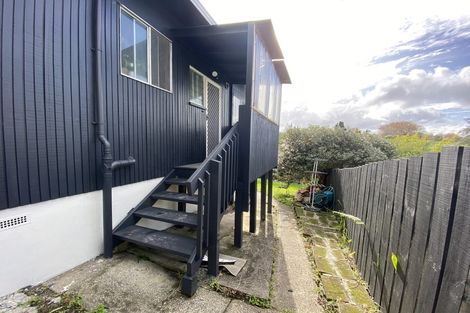 Photo of property in 2/14 Downing Street, Glenfield, Auckland, 0629