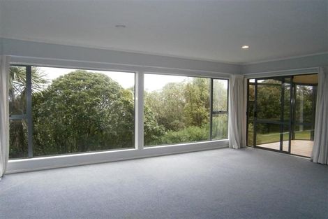 Photo of property in 35 Landsdowne Terrace, Karori, Wellington, 6012