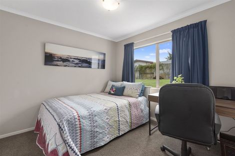 Photo of property in 10 Westminster Gardens, Unsworth Heights, Auckland, 0632
