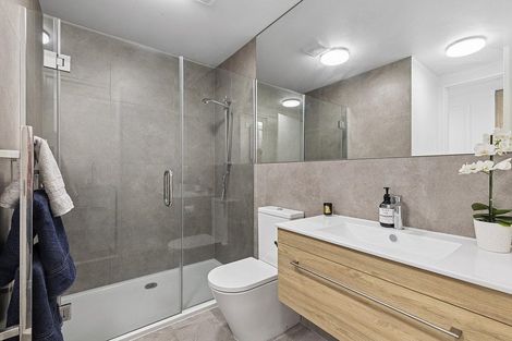 Photo of property in 4/63 Tiketike Way, Brooklyn, Wellington, 6021