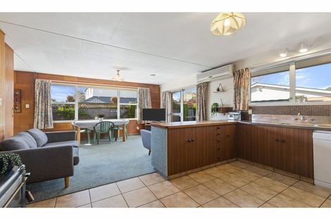 Photo of property in 12a Gamblins Road, Saint Martins, Christchurch, 8022