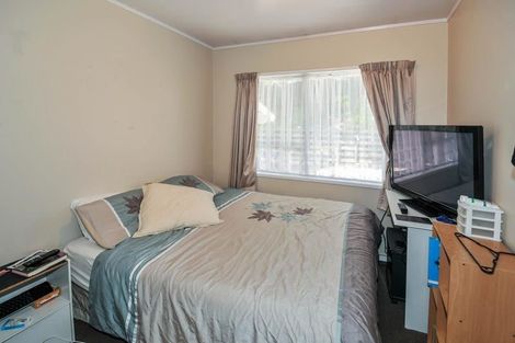 Photo of property in 1040 East Coast Road, Fairview Heights, Auckland, 0630
