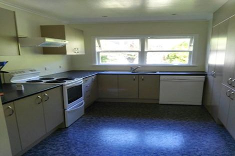 Photo of property in 8a Cross Street, Castlecliff, Whanganui, 4501