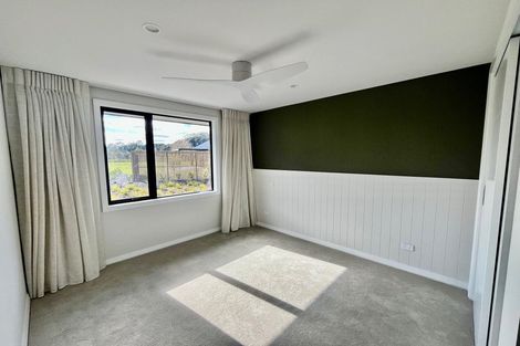 Photo of property in 49 Three Oaks Drive, Dairy Flat, 0794