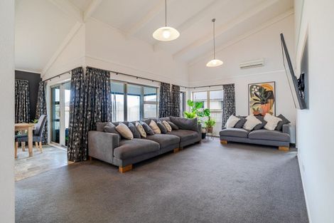 Photo of property in 19 Meridian Grove, Kelvin Grove, Palmerston North, 4414