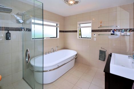 Photo of property in 33 Long Drive, Torbay, Auckland, 0630