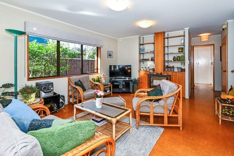 Photo of property in 8 Lemonwood Place, The Gardens, Auckland, 2105
