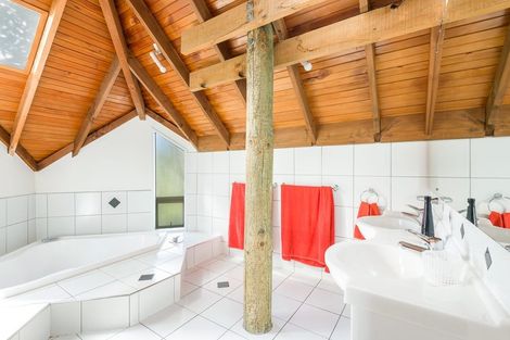 Photo of property in 24 Bengal Drive, Cashmere, Christchurch, 8022