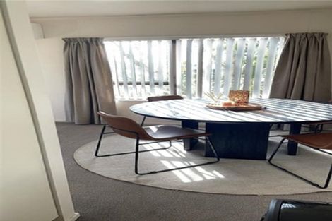 Photo of property in 1/17 Exeter Place, Unsworth Heights, Auckland, 0632