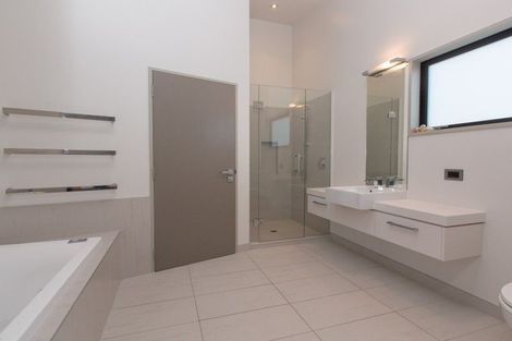 Photo of property in 22 Kelliher Drive, Wanaka, 9305