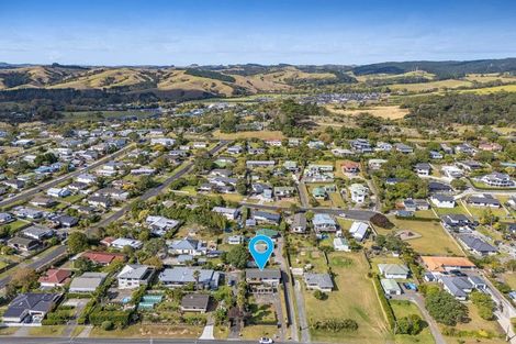 Photo of property in 12 Makiri Street, Helensville, 0800