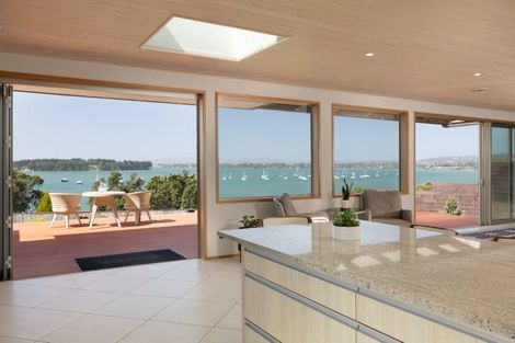 Photo of property in 69 Omokoroa Road, Omokoroa, 3114