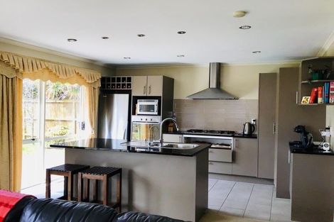 Photo of property in 14 Bridgefield Crescent, Flat Bush, Auckland, 2016