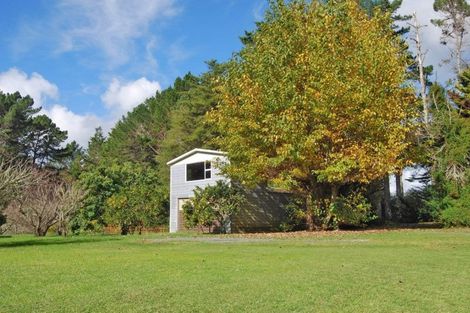 Photo of property in 704 State Highway 1, Wellsford, 0975