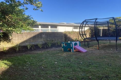 Photo of property in 87 Queens Drive, Lyall Bay, Wellington, 6022