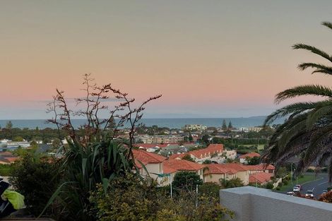 Photo of property in 102 West Hoe Heights, Orewa, 0931