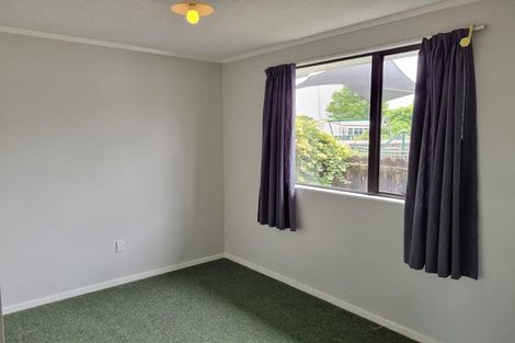 Photo of property in 2/87 Manuroa Road, Takanini, 2112