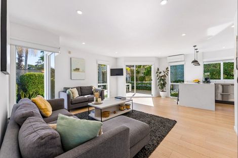 Photo of property in 15b Wilding Avenue, Northcote Point, Auckland, 0627