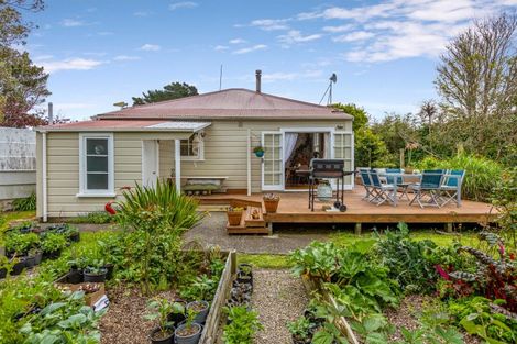 Photo of property in 840 Pukearuhe Road, Waiiti, Urenui, 4377