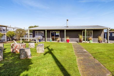 Photo of property in 25 Hira Street, Ohawe, Hawera, 4671
