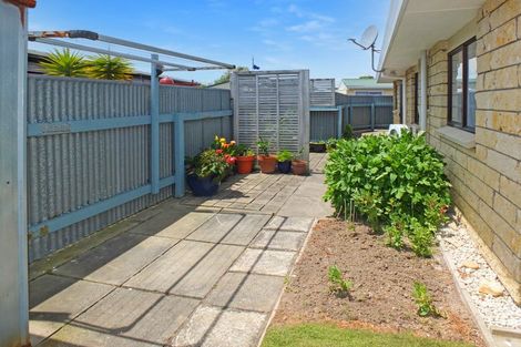 Photo of property in 71 Seabury Avenue, Foxton Beach, Foxton, 4815