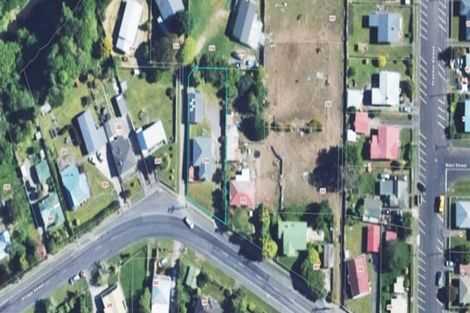 Photo of property in 214 Bridge Street, Eltham, 4322