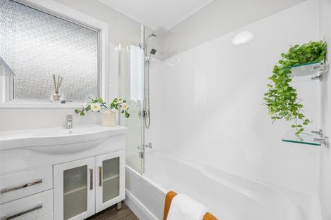 Photo of property in 437 Don Buck Road, Massey, Auckland, 0614