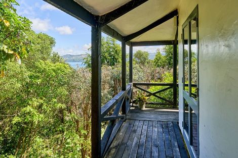 Photo of property in 65 Howard Road, Point Howard, Lower Hutt, 5013