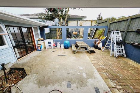 Photo of property in 27 Andrew Road, Howick, Auckland, 2010