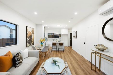 Photo of property in 2/81 Vodanovich Road, Te Atatu South, Auckland, 0610