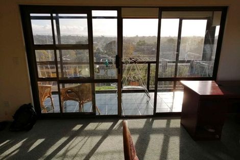 Photo of property in 30 Florence Daly Place, Mount Roskill, Auckland, 1041