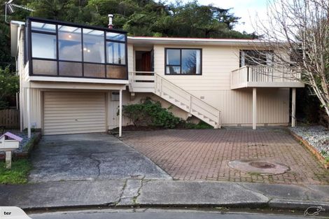 Photo of property in 9 Hibiscus Grove, Maungaraki, Lower Hutt, 5010