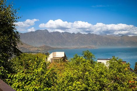 Photo of property in 4b Caples Place, Fernhill, Queenstown, 9300