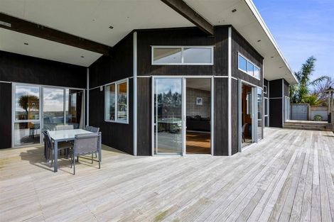 Photo of property in 81 Clearview Road, Lepperton, New Plymouth, 4373