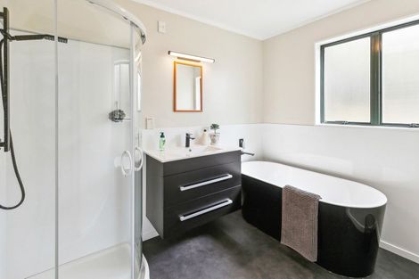 Photo of property in 2 Sirsi Terrace, Broadmeadows, Wellington, 6035