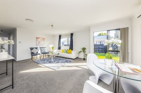 Photo of property in 2/35 Hill Crescent, Papakura, 2110