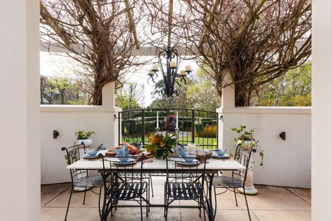 Photo of property in 5 Waicola Drive, Fitzherbert, Palmerston North, 4471