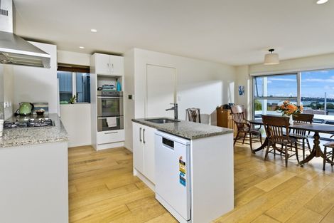 Photo of property in 5/66 Victoria Road, Devonport, Auckland, 0624