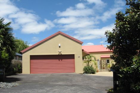 Photo of property in 11 Garden Terrace, Pukekohe, 2120