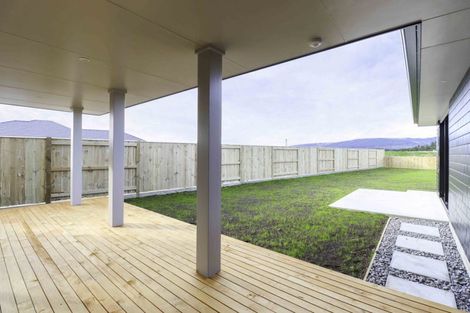 Photo of property in 42 Sardinia Grove, Fitzherbert, Palmerston North, 4410